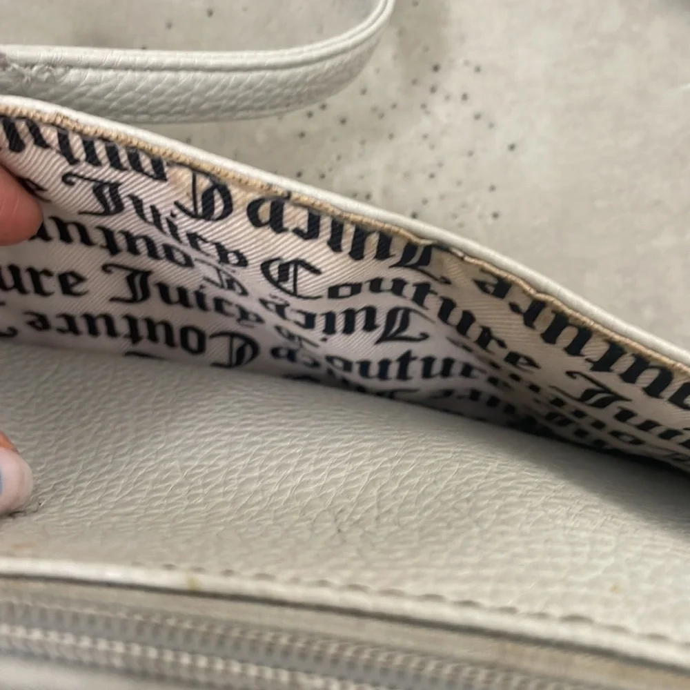 Juicy Couture Crossbody Handbag. Good Used Condition. - Picture 6 of 8